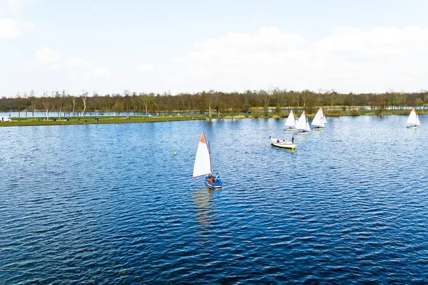 Göllerinin Utrecht Hollanda'da yelken