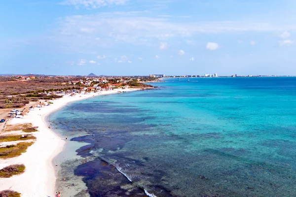 Luchtfoto van Boca Catalina op Aruba eiland in de Caribische zee — Stockfoto