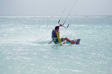 Uçurtma sörfçü Aruba Island Karayipler
