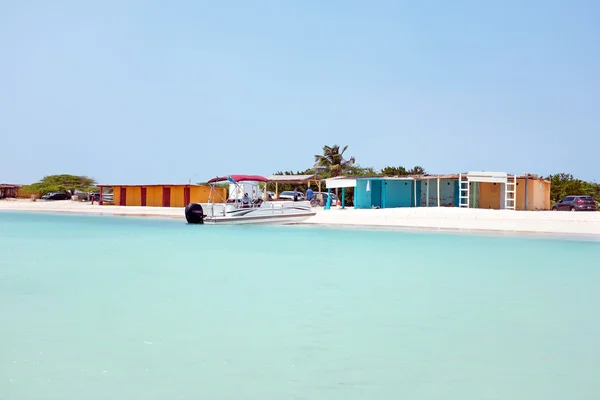 Rybářské chaty v Karibiku na ostrově Aruba — Stock fotografie