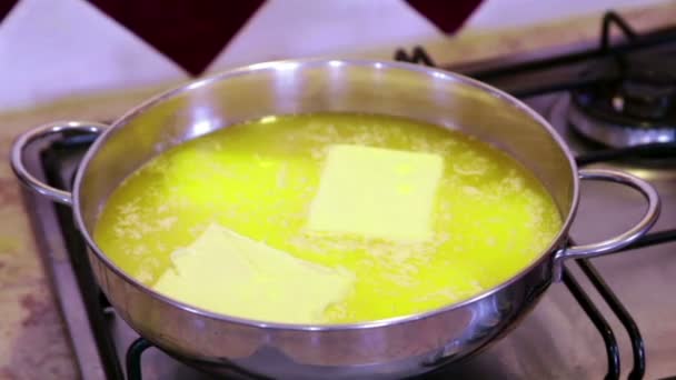 Ghee uit boter time-lapse maken — Stockvideo