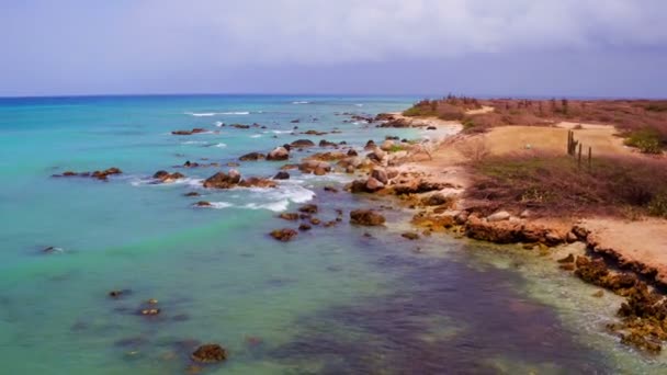 Aéreo da costa oeste da ilha de Aruba, no Caribe — Vídeo de Stock