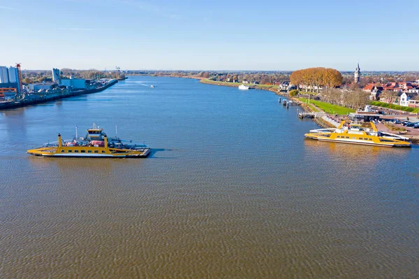 Luftaufnahme Von Fähren Auf Dem Fluss Lek Bei Schoonhoven Den — Stockfoto