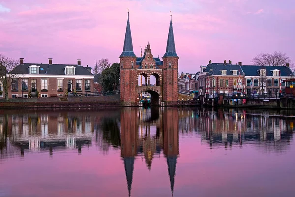 Средневековые Водные Ворота Снеке Нидерландах Закате — стоковое фото