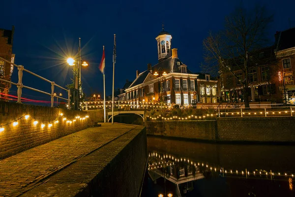 Municipio Medievale Dokkum Nei Paesi Bassi Crepuscolo Nel Periodo Natalizio — Foto Stock