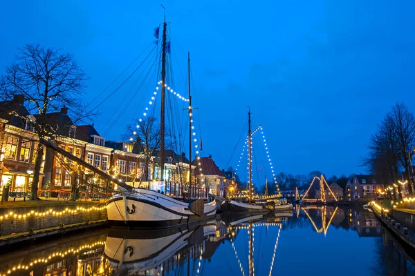 Barcos Tradicionales Decorados Puerto Dokkum Los Países Bajos Navidad Atardecer — Foto de Stock