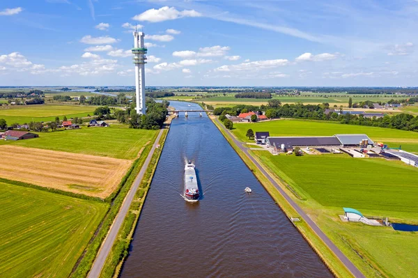 Flyg Från Ett Fraktfartyg Prinsessan Margriet Canal Nära Lemmer Nederländerna — Stockfoto