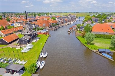 Hollanda 'daki Friesland köyünden hava manzaralı.