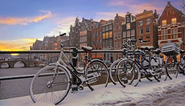 Město Malebné Zasněžené Amsterdm Zimě Nizozemsku — Stock fotografie
