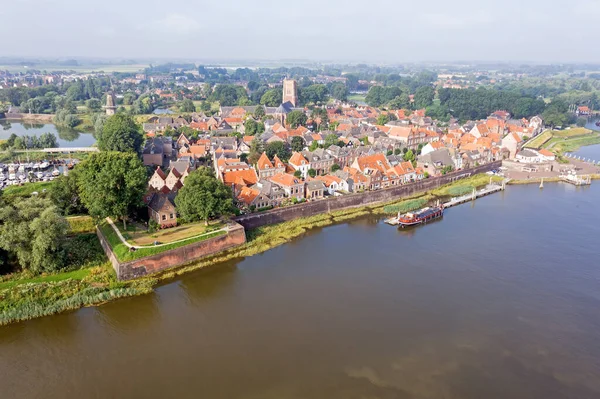 Flyg Från Staden Woudrichem Vid Floden Merwede Nederländerna Ett Översvämmat — Stockfoto