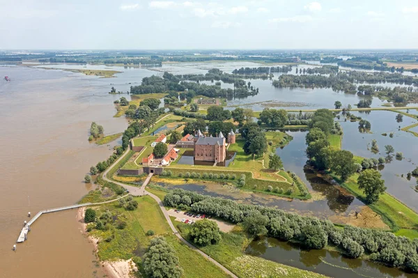 Luchtfoto Van Kasteel Loevestein Aan Merwede Een Overstroomd Landschap Nederland — Stockfoto