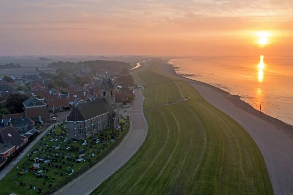 Aérea Del Pueblo Wierum Mar Wadden Los Países Bajos Atardecer —  Fotos de Stock