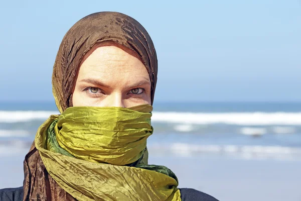 Woman with green scarf — Stock Photo, Image