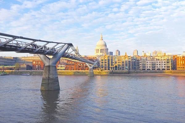 Città panoramica da Amsterdam nei Paesi Bassi al crepuscolo — Foto Stock