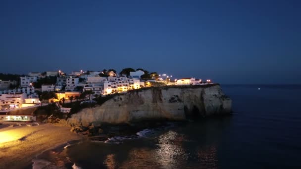 Village in Portugal in de nacht — Stockvideo