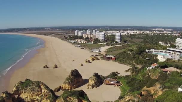 O porto e a aldeia — Vídeo de Stock