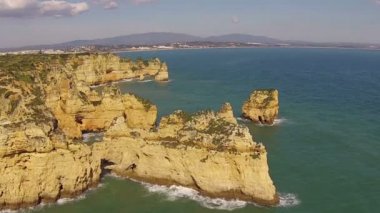 Lagos Portekiz doğal kayaların üzerinden hava