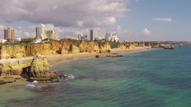 Aerial from Praia da Rocha near Portimao in the Algarve Πορτογαλία — Αρχείο Βίντεο