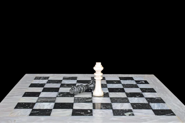 Xadrez em um tabuleiro de xadrez de mármore — Fotografia de Stock