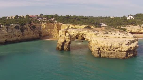 Praia Albandeira en el Algarve Portugal — Vídeo de stock