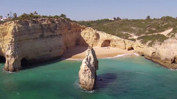 Praia benagil an der algarve portugal — Stockvideo