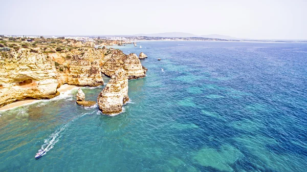Naturliga stenar nära Lagos i Algarve Portugal — Stockfoto