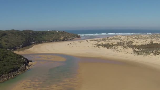 Flyg från praia Amoreira på västkusten i Portugal — Stockvideo