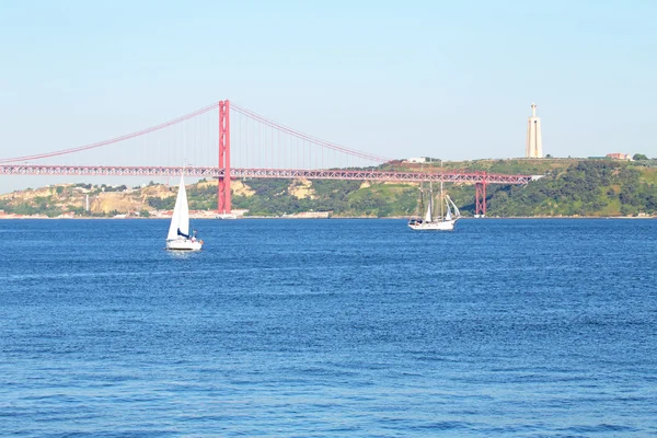 Sailing on the river Tejo — Stock Photo, Image