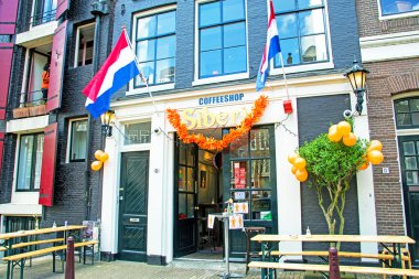 Amsterdam, Amsterdam Nisan 27:Kings gün dekore edilmiş Hollandalı kahve