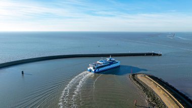 Feribottan Hollanda Avrupa 'daki Terschelling adasına giden hava aracı.
