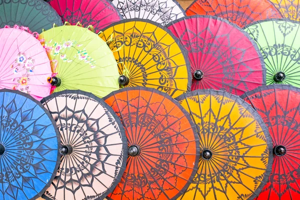 Kleurrijke papieren parasols uit Myanmar Azië — Stockfoto