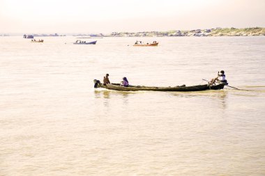 Irrawaddy Nehri veya Ayeyarwady River fr akan bir nehirdir