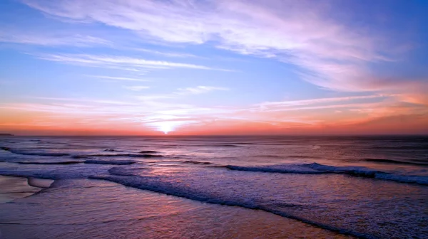 Hermosa puesta de sol en el océano atlántico — Foto de Stock