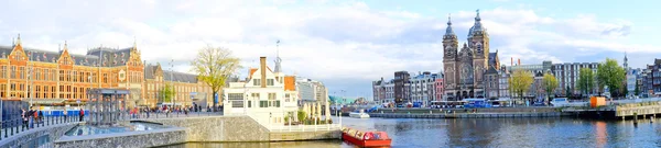 Panorama desde Amsterdam con la Estación Central en Netherla — Foto de Stock