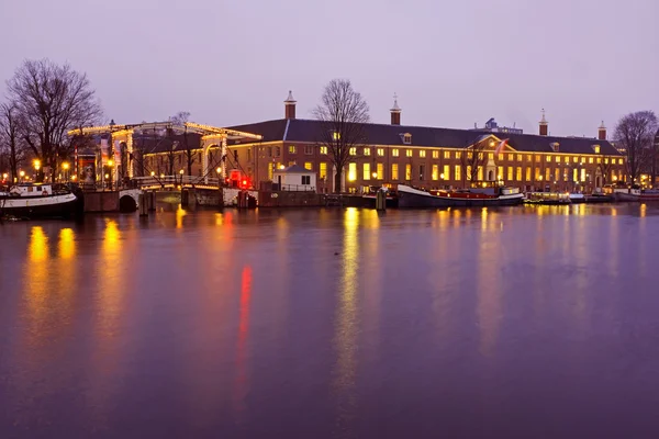 De historische bouw van erfgoed in Amsterdam Nederland door nig — Stockfoto