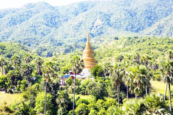 Ősi pagoda Mianmarból vidéken — Stock Fotó