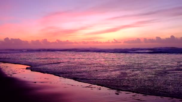 Sunset at the beach at Vale Figueiras in Portugal — Stock Video