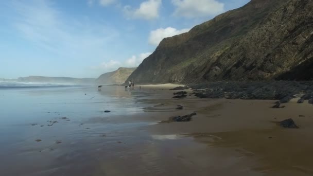 Vale figueiras strand in portugal — Stockvideo