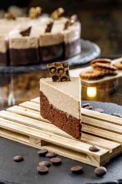 Çikolatalı kremalı kestane keki. Lezzetli gluten ve şekersiz tatlı.