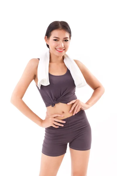 Mujer feliz, deportivo, fitness posando con toalla —  Fotos de Stock