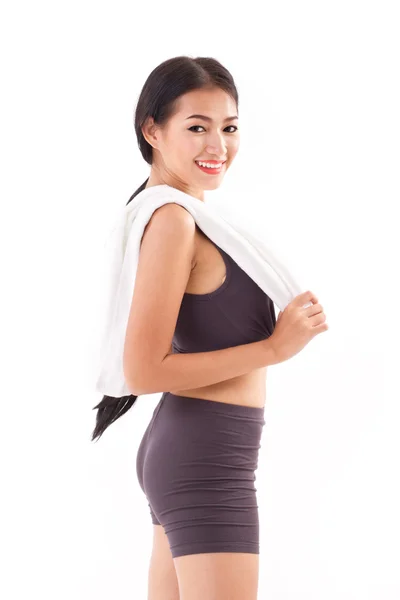 Mujer feliz, deportivo, fitness posando con toalla —  Fotos de Stock