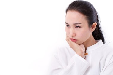 hayal kırıklığına uğramış, sıkılmış bir kadın