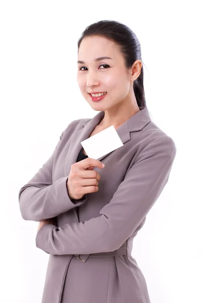 Feliz, mujer de negocios sonriente sosteniendo la tarjeta en blanco, sonrisa de dientes — Foto de Stock