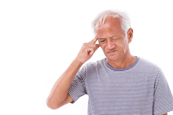 Hombre viejo enfermo que sufre de dolor de cabeza, migraña —  Fotos de Stock