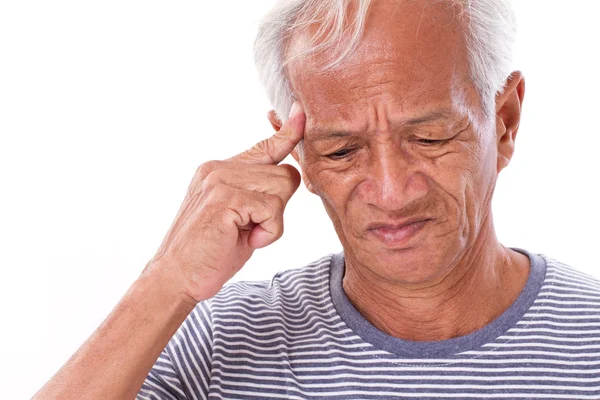 Hombre viejo enfermo que sufre de dolor de cabeza, migraña —  Fotos de Stock