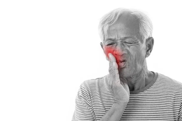 Beteg öregember, fogfájás, piros riasztási akcentussal — Stock Fotó