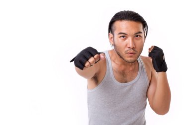 Delme, beyaz izole güçlü sporcu