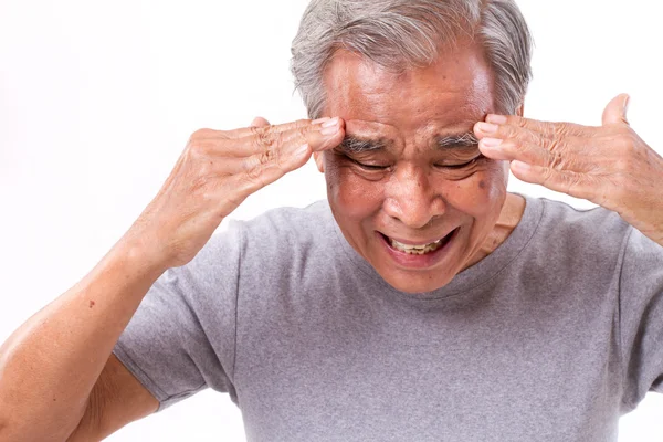 Älterer Mann leidet unter Kopfschmerzen, Stress, Migräne — Stockfoto