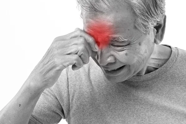 Homme âgé souffrant de maux de tête, de stress, de migraine — Photo
