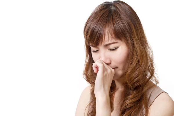 Frau mit Erkältung oder Grippe, laufende Nase, weißer isolierter Hintergrund — Stockfoto